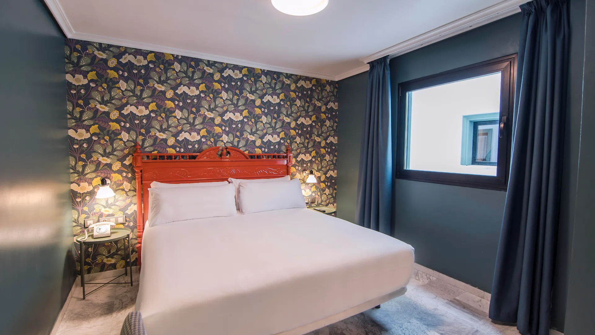 סביליה Petit Palace Puerta De Triana 3*,