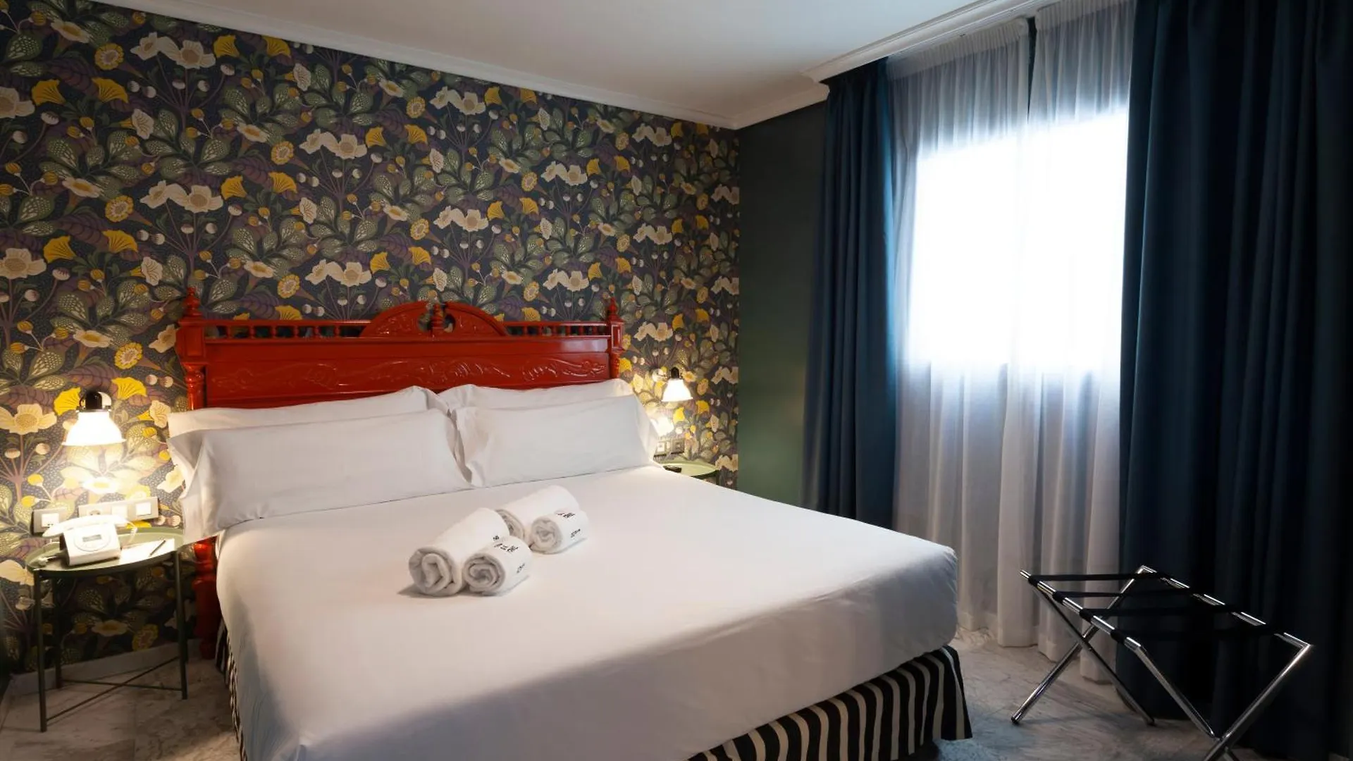 סביליה Petit Palace Puerta De Triana