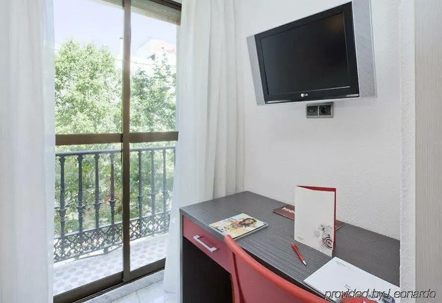 Petit Palace Puerta De Triana Seville Hotel
